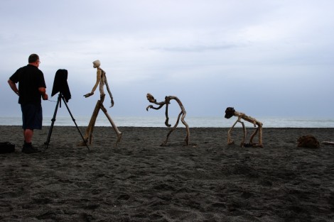 Kunst aus Strandgut bei Hokitika