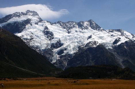 Gletscher am Wegesrand zum Mont Cook